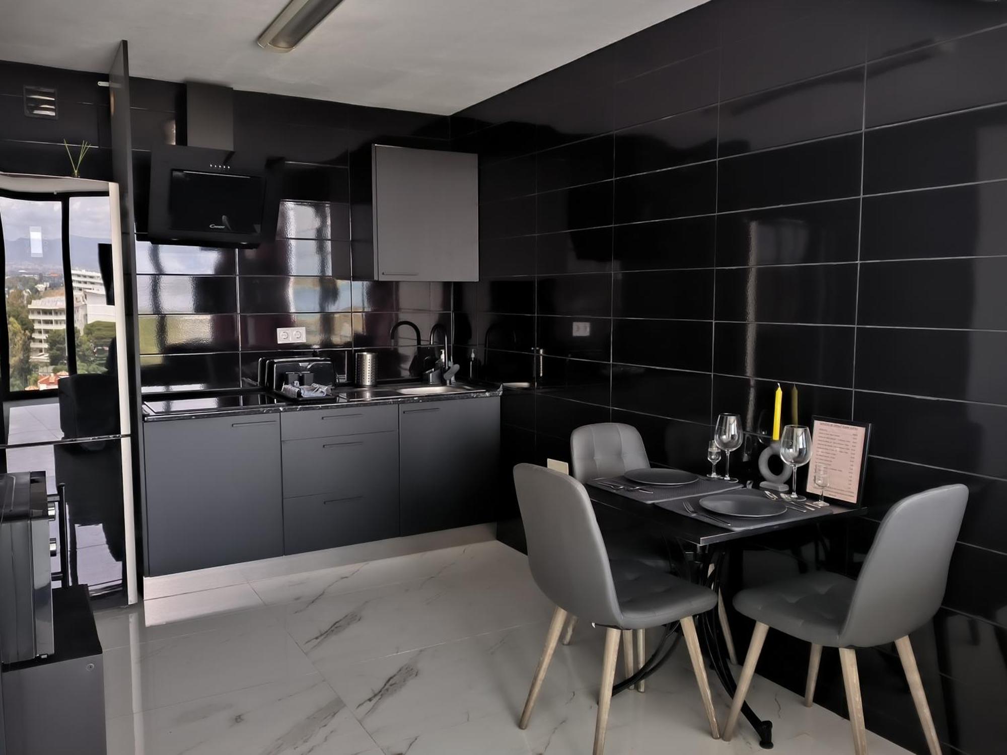 Pinar Suites Habitaciones Торремолинос Экстерьер фото